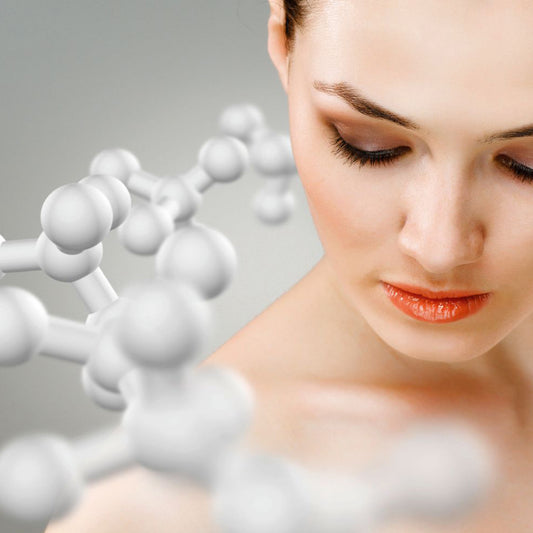 Πεπτίδια: Πώς αυτό το συστατικό βοηθά στη δημιουργία κολλαγόνου για πιο σφριγηλό δέρμα.